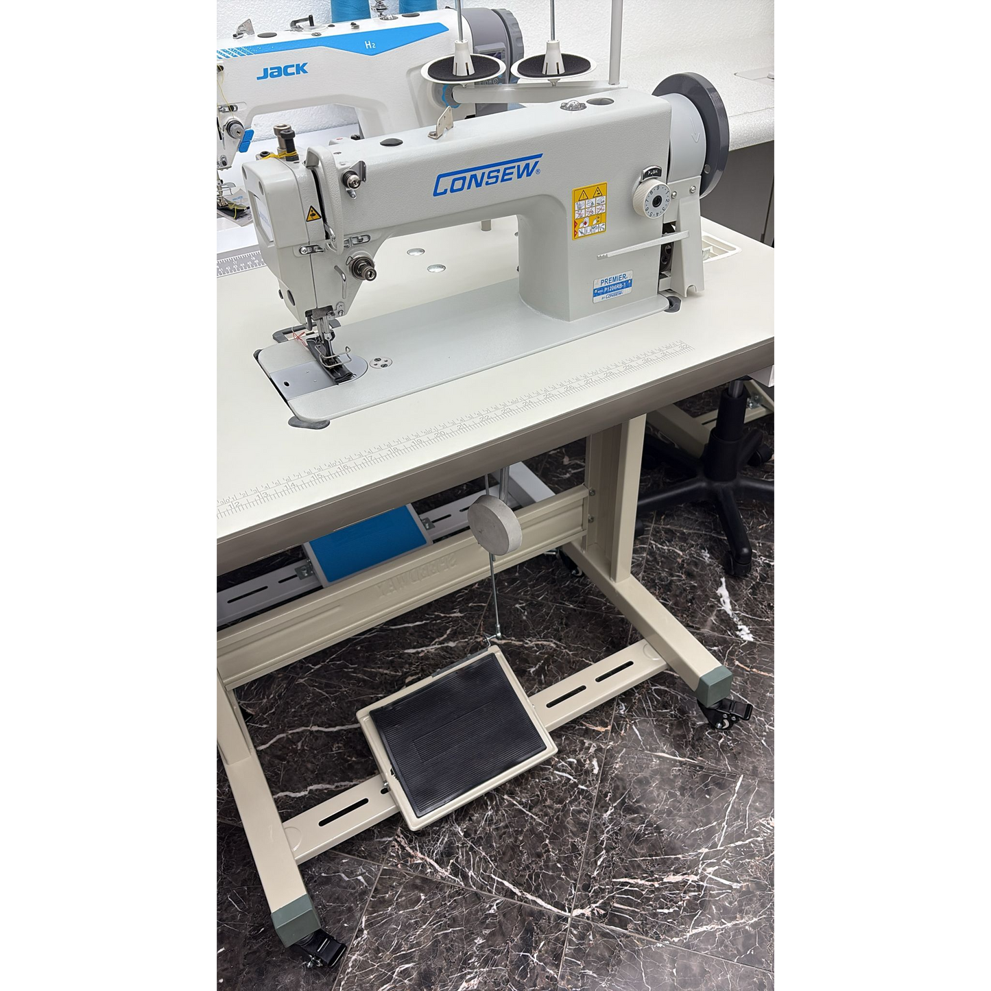 CONSEW P1206RB-1 Walking Foot with table image 2