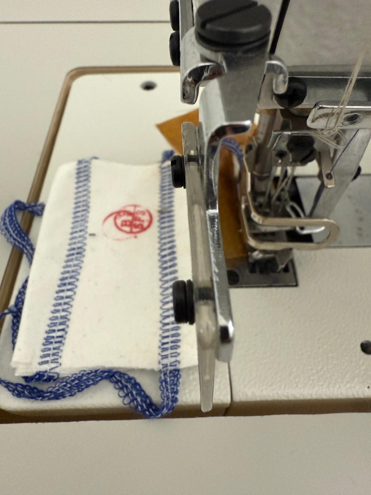 SINGER 523D-364-31-03 3 Needle Flatbed Coverstitch Industrial Sewing Machine Ass image 2